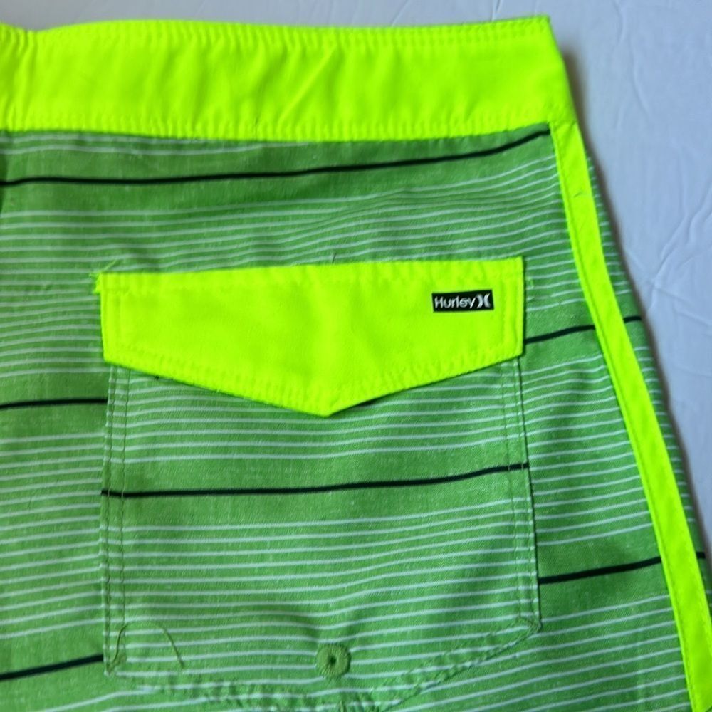 Hurley Shorts - Picture 3 of 5